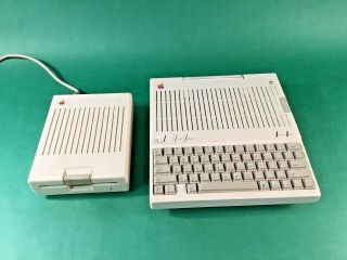Vintage Apple Computer Iic A2s4000 With External Floppy Disk Iic