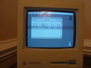 Vintage Apple Macintosh Plus Desktop Computer - M0001a 1mb