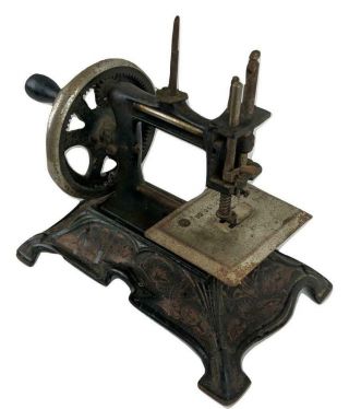 Antique Muller German Model 15 Miniature Toy Hand - Crank Sewing Machine Cast Iron
