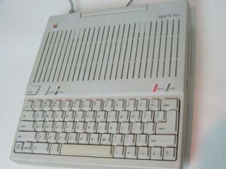 Vintage Computer Apple Iic Plus Model A2s4500