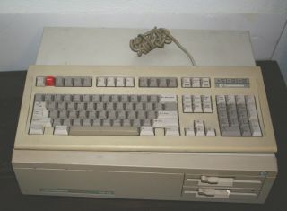 Commodore Pc 10 Computer With 2 51/4 Drives,  Hard Drive & Commodore Keyboard