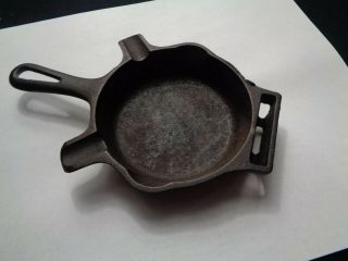 Vtg Griswold Cast Iron Ashtray Skillet With Match Holder 00 570a Collectible