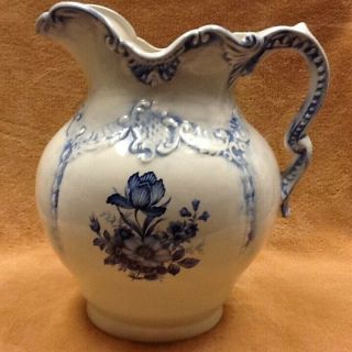 Arnel ' s Vintage Large Blue and White Floral Porcelain Water Pitcher with Basin 2