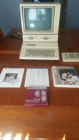 Vintage Apple 2e Computer With Dual Disk Drive And 10 Key Pad.