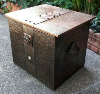 Antique Arts & Crafts Style Victorian Log Box Coal Scuttle 36 X 30 X 31 Cms