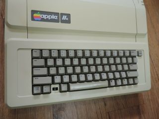 Vintage Apple Iie Computer A2s2064 System