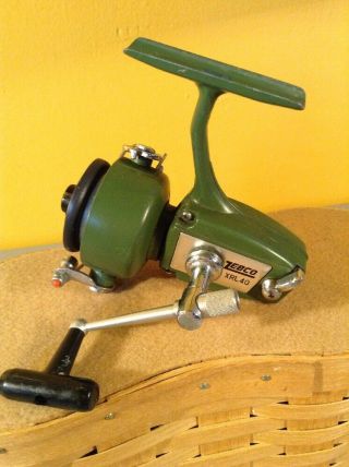 Vintage Fishing Reel - Spinning Zebco Xrl 40