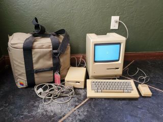 Vintage Apple Macintosh Plus Desktop Computer - M0001 1984 With Carry Bag