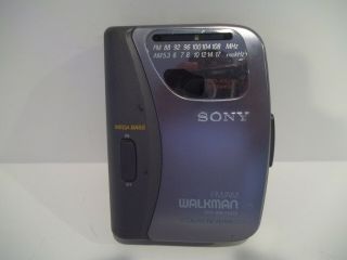 Sony Walkman Vintage Wm - Fx323 Am/fm Radio Cassette Player Auto Reverse Mega Bass
