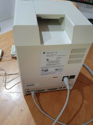 Vintage Apple Macintosh SE Perfect for the Apple retro collector 2