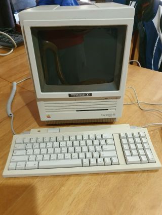 Vintage Apple Macintosh SE Perfect for the Apple retro collector 3