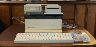 Apple Iigs Woz Limited Edition Rom 3.  5 Drive Keyboard Mouse Vintage