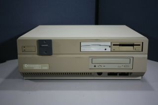 Commodore Amiga A2000 Computer