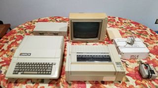 Apple lle 2E Personal Computer System Monitor 2 Disc Drives Modem & Printer 2