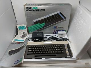 Rare Vintage Atari 600xl Computer,  Power Supply Manuals Powers On