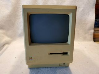 Vintage Apple Macintosh Desktop Computer - M0001