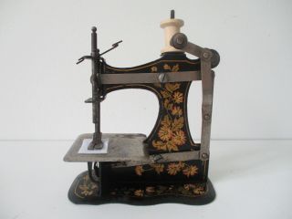 Antique Muller No.  1 Front Winder Fiddle Base Toy Sewing Machine