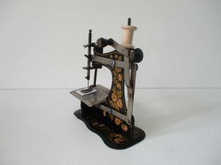 Antique Muller No.  1 Front winder fiddle base Toy sewing machine 2
