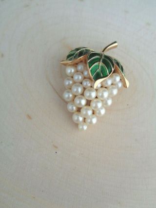 Vintage Designer Trifari Faux Pearl Grape Cluster Green Enamel Leaves Pin Brooch
