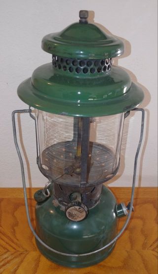 Vintage Coleman Lantern Model 220e June 1954