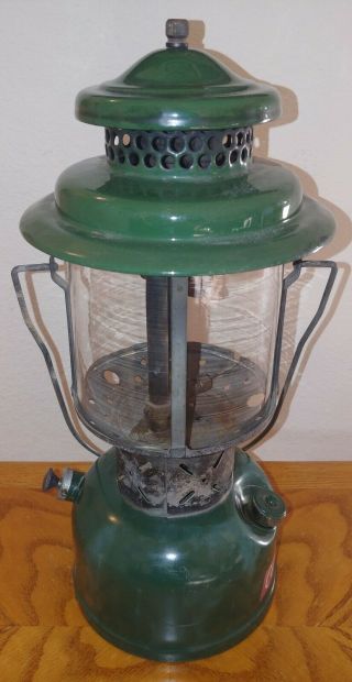 Vintage Coleman Lantern Model 220E June 1954 3