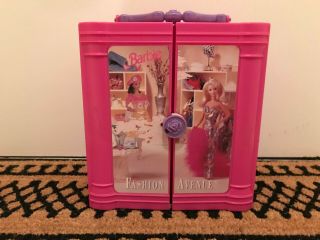 Vintage 1997 Mattel Barbie Fashion Avenue Carry Case Storage Wardrobe Closet