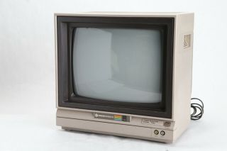 Vintage Commodore 1702 Video Computer Monitor And