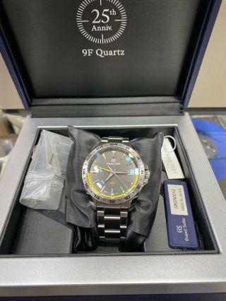 Rare Grand Seiko Watch Limited Edition Sbgn001 Black Yellow Quartz 585/800
