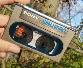 Sony Wm 10 Walkman Cassette And Looking 1983 Vintage