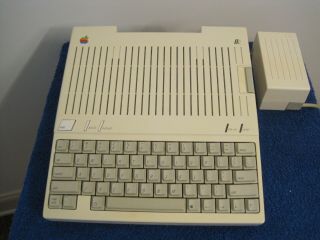 Apple Iic Computer | A2s4000 | So Very,