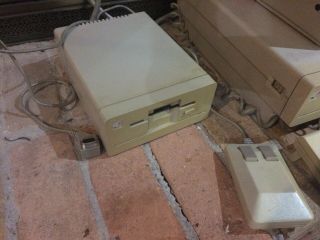Commodore Amiga 1000,  Full System includes ext drive.  some yellowing,  Great cond 2