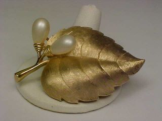 Vintage Signed Crown Trifari Goldtone & Faux Pearl Leaf Brooch