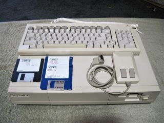 Commodore Amiga 1000 Computer System 1.  3 & Keyboard & Mouse " 100