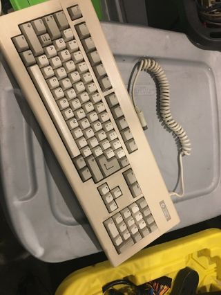 Commodore Amiga Keyboard Kkq - E94yc