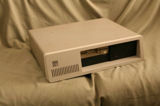 Vintage Ibm Xt Pc,  Model 5160 Powers On Error Booting Operating System