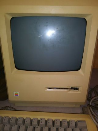 1984 Macintosh 512K Model M0001 Mac Mouse case keyboard,  2 800k ex drive apple 2