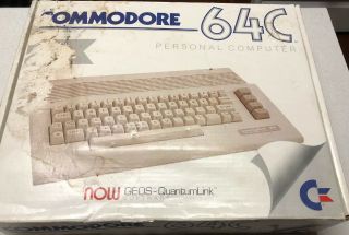 Commodore 64c Computer With Power Supply/books/geos/box