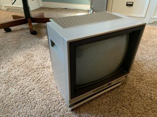 Commodore Model 1702 Color Video Monitor 64 Crt - And Great