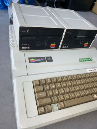 Apple IIe Computer w/Two Apple Drives Games Software Monitor Stand 3