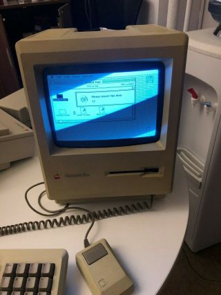Vintage Apple Macintosh Plus 1Mb Model M0001A Computer with keyboard & mouse 2
