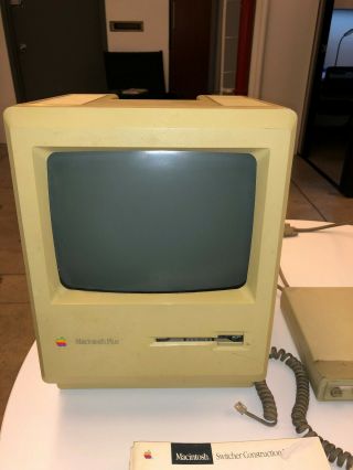 Vintage Apple Macintosh Plus 1Mb Model M0001A Computer with keyboard & mouse 3