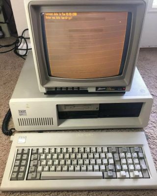 Vintage Ibm Xt Pc,  Model 5160 W/640kb Ram And Zenith Monitor Powers On