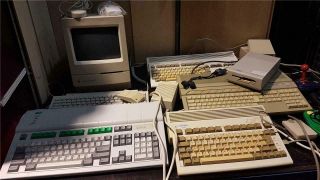 5 X Vtg Computers.  Amiga A600/a1200/apple Mac Classic Ii/atari 520st/acorn 3010