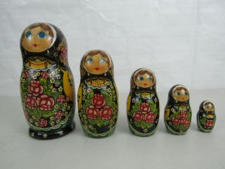 Vintage Russian Hand Painted 5 Piece Matryoshka Dolls