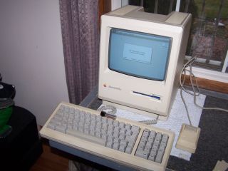 Macintosh Plus M0001a 4mb Ram 800k Internal Drive,  Mouse,  Keyboard