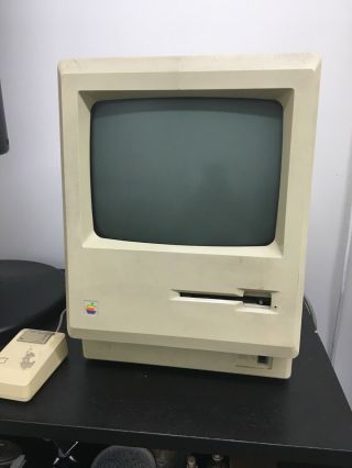 Apple Macintosh Mac Plus 1mb M0001a Computer And Mouse