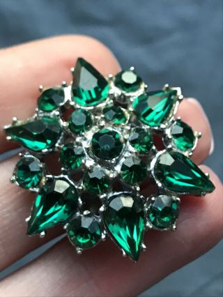 Vintage Jewellery Stunning Emerald Glass Rhinestone Brooch
