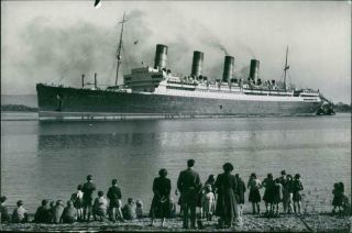 Vintage Photograph Of " Aquitania " Still The " Grand Old Lady " Passing Through The