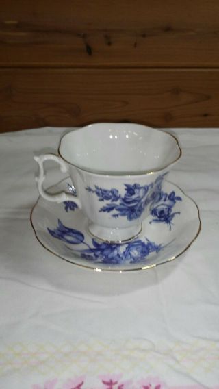 Vtg Royal Albert Bone China England Tea Coffee Cup & Saucer Blue/gold Ribbed