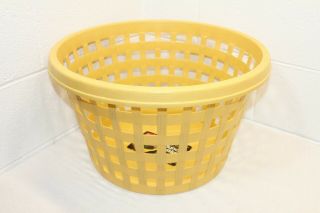 Vintage Rubbermaid Round Basket Weave Laundry Basket 2966 Yellow Gold Heavy Duty